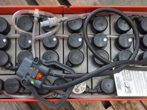 24 Volt 3 PzB 225 Ah 3