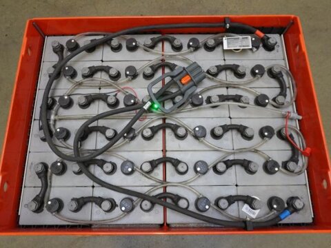 48 Volt 5 PzS 700 Ah 3