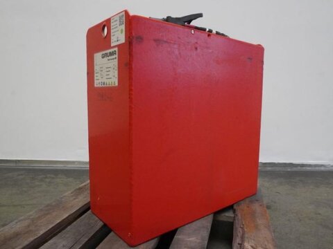 Sonstige 24 Volt 3 PzS 360 Ah