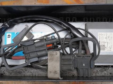 24 Volt  240 Ah 3