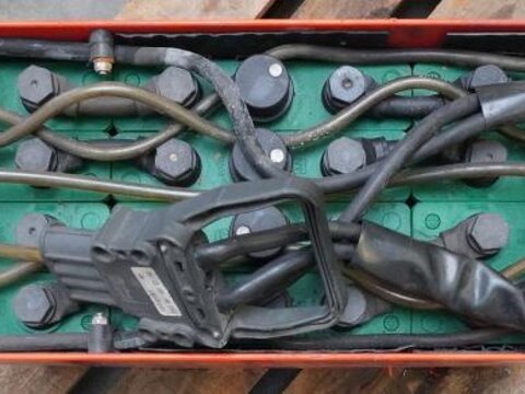 24 Volt 2 PzS 250 Ah 3