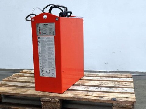 24 Volt 3 PzB 225 Ah 2