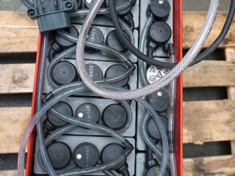 24 Volt 3 PzB 225 Ah 3