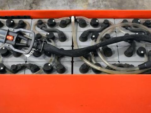 48 Volt 4 PzS 620 Ah 3