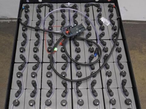 80 Volt 5 PzS 625 Ah 3