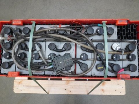 24 Volt 4 PzS 500 Ah 3