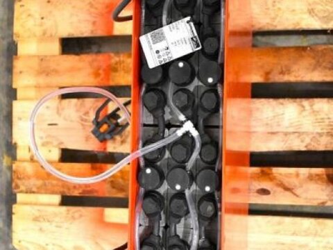 24 Volt 2 PzB 200 Ah 3