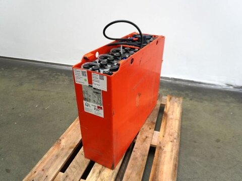 Sonstige 24 Volt 3 PzS 375 Ah