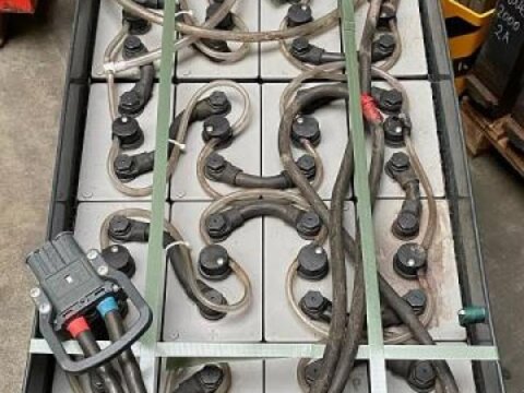 48 Volt 6 PzS 840 Ah 3