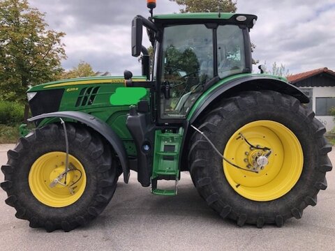 John Deere 6215R