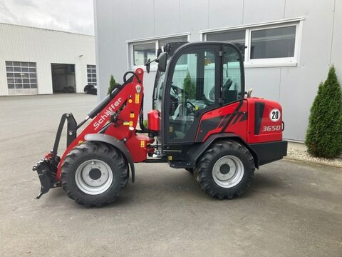 Schäffer 3650 MIT KABINE AVO25 3
