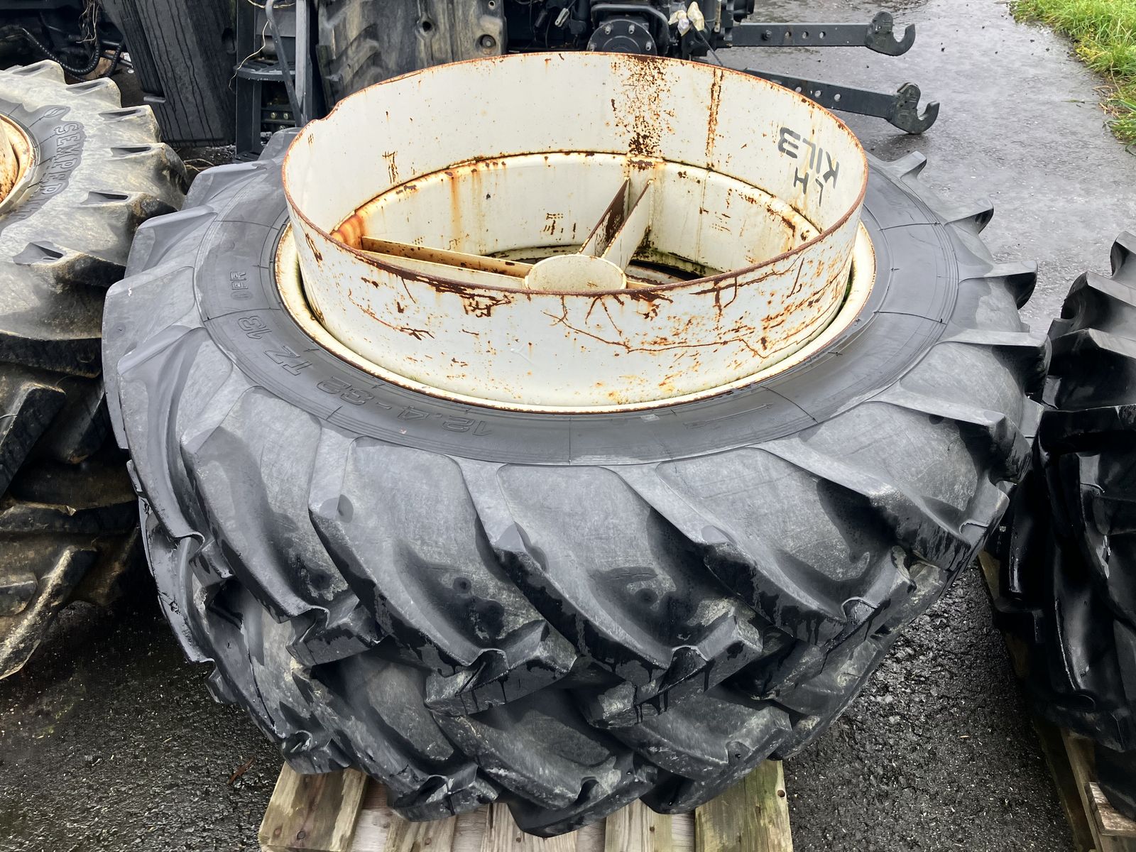 12.4 - 32 Zwillingsräder 1