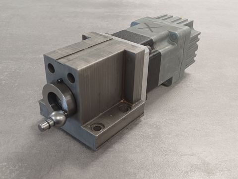 Sonstige Schrittmotor mittig und seitlich gestellt