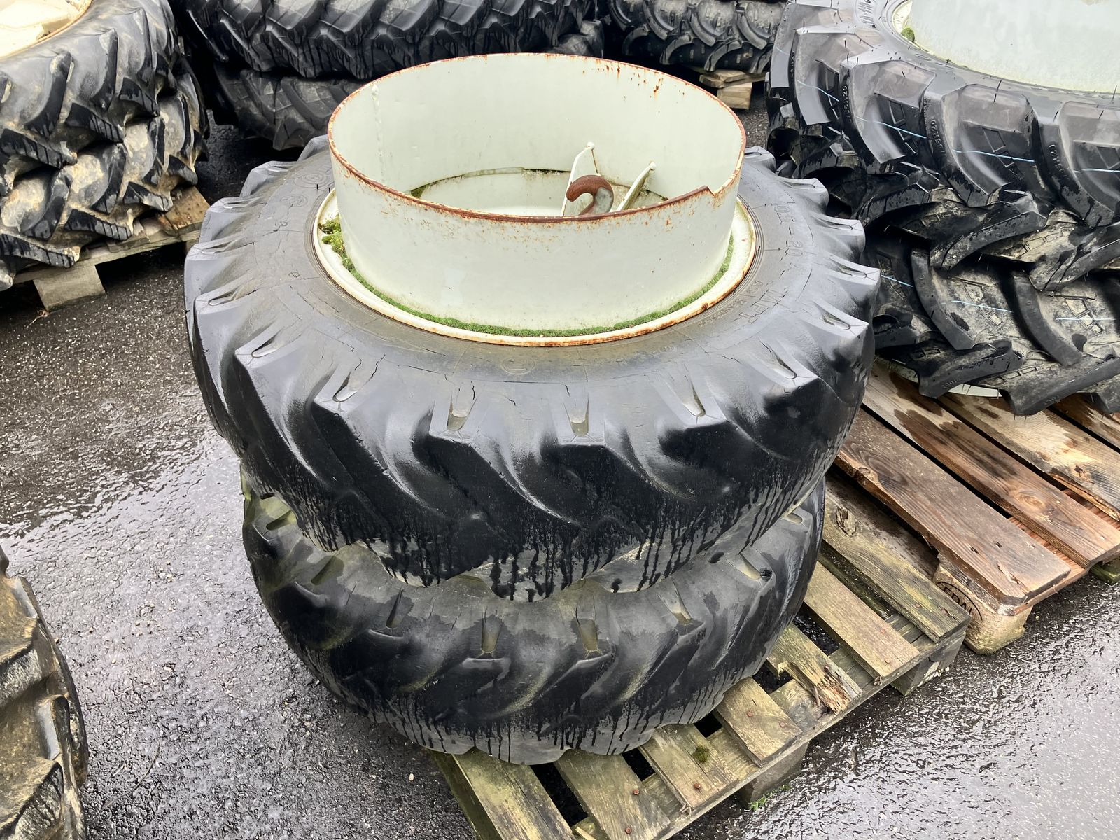 BKT 10.5 - 20 Zwillingsräder 3