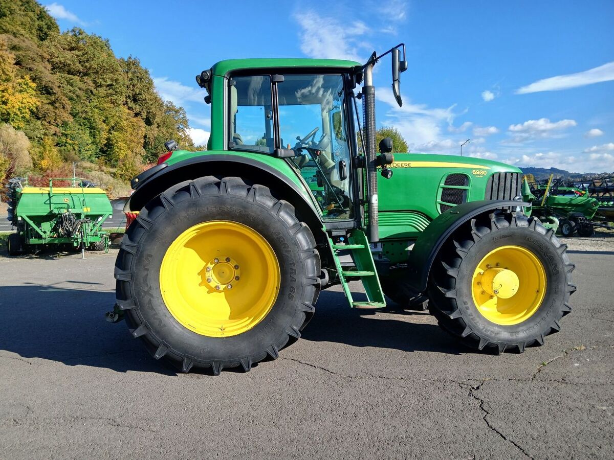 John Deere 6930 2