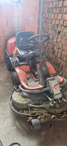 Husqvarna Rider 15-V12