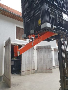 Fledbag Entleerer, Container-Rutsche