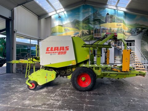 Claas Rollant 250 Rotocut Uniwrap 3