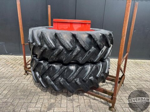 Sonstige Goodyear 20.8R38 dubbellucht Jaguar 800