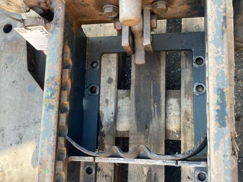 New Holland Trekhaakframe en trekhaken 3