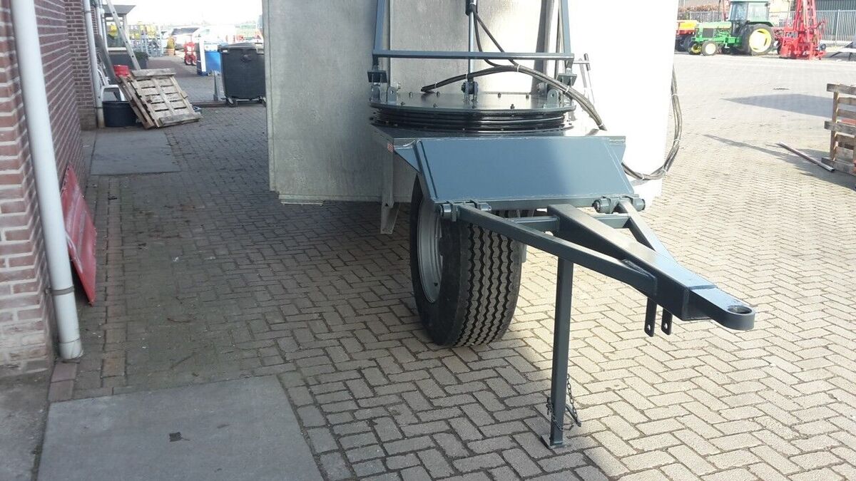 Mestcontainer met neuswiel 3