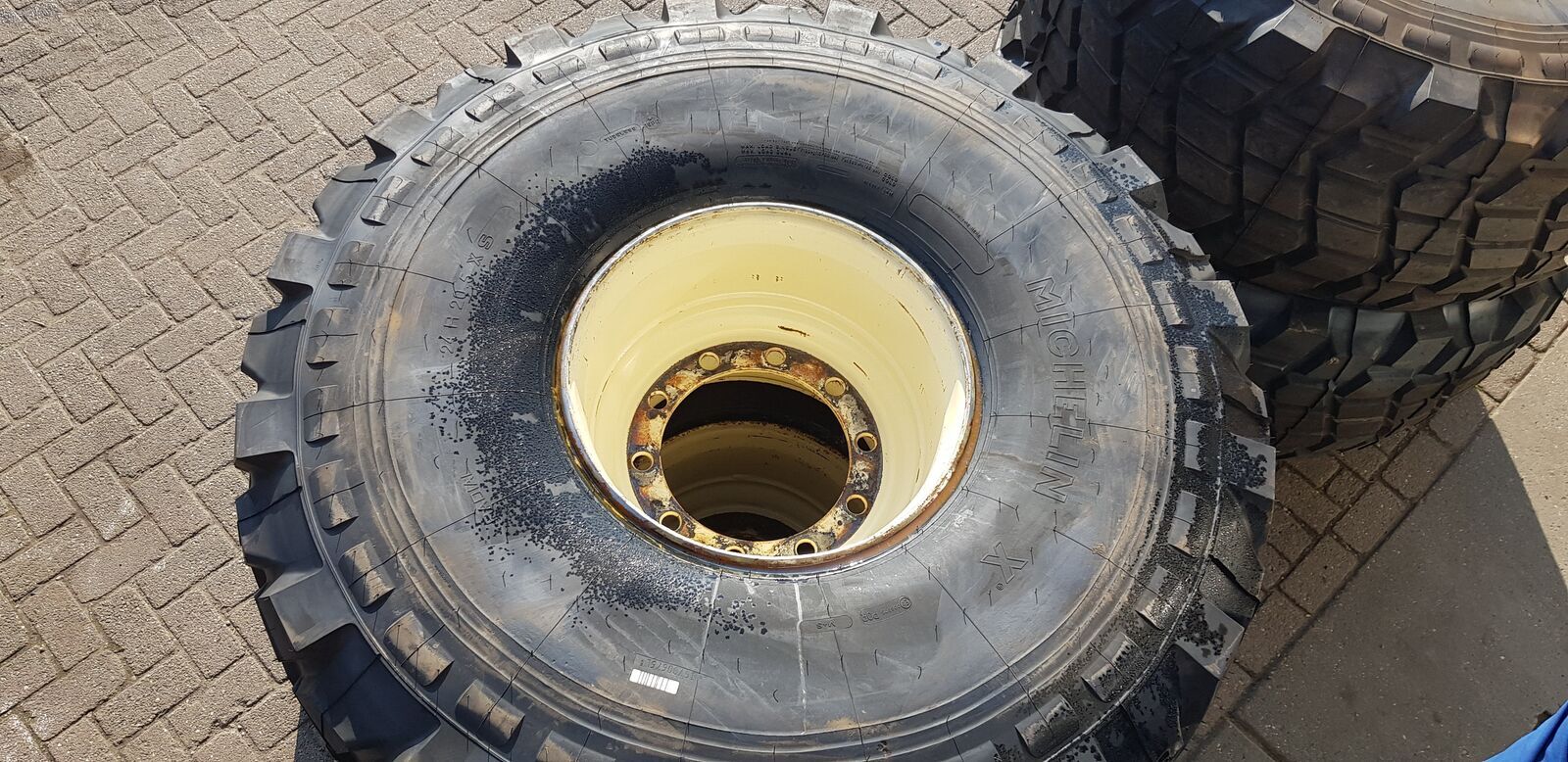 Michelin 24 20.5 xs 2