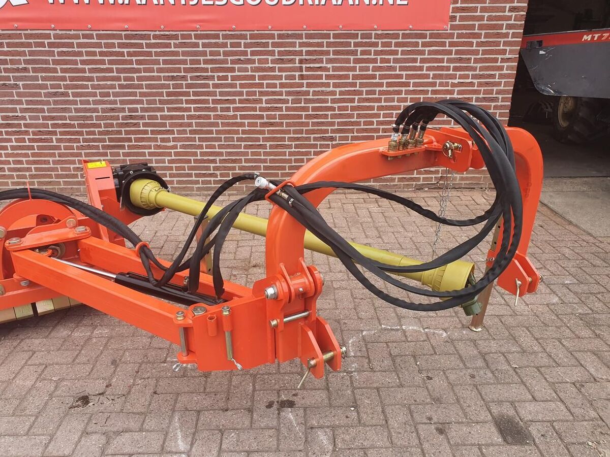 AGF 200 Verstekklepelmaaier 3