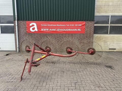 Sonstige 4 bords gedragen acrobaat - Gebruikt