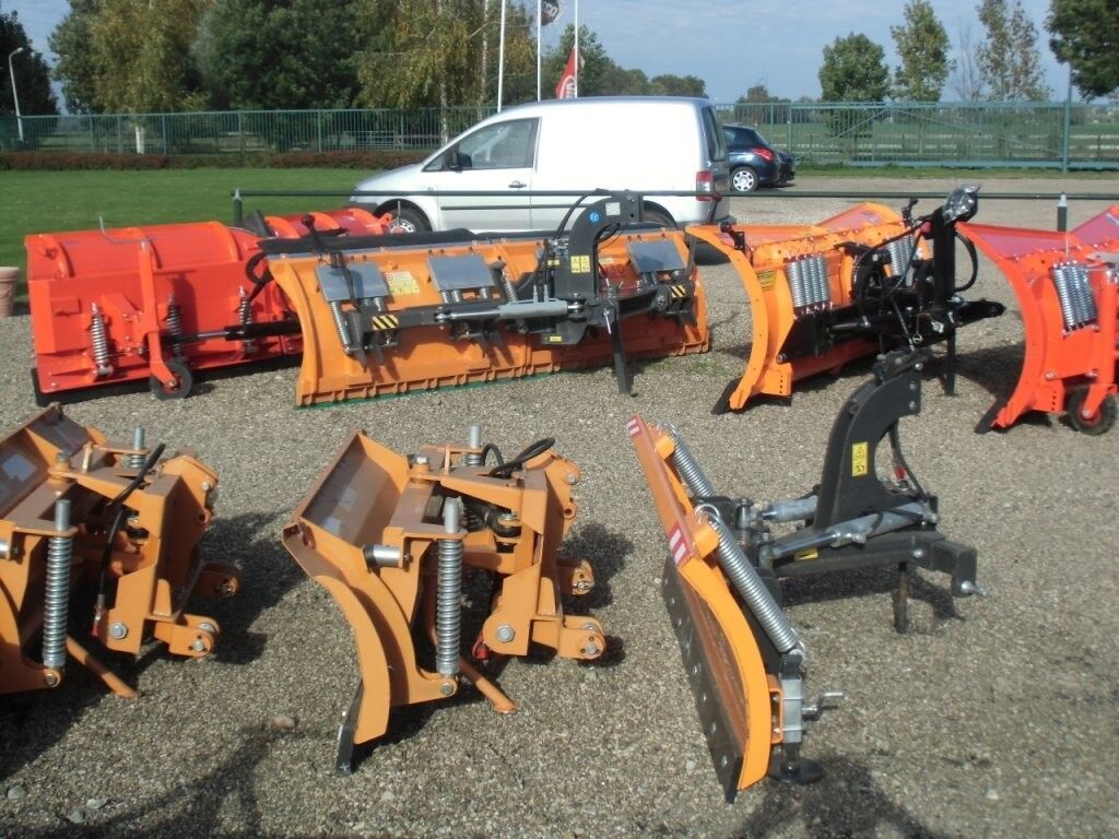 nr. 3153 diverse sneeuwschuiven 2