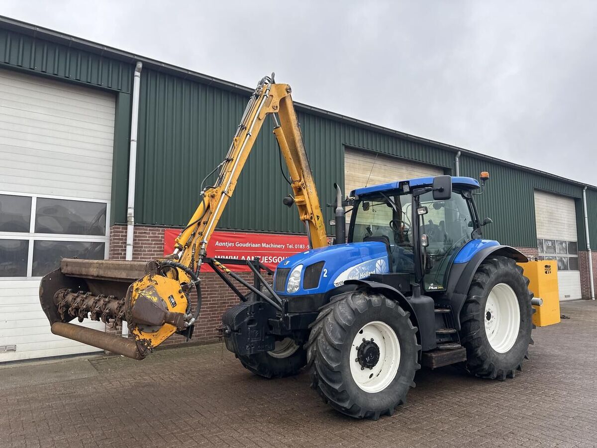 New Holland TSA 125 3