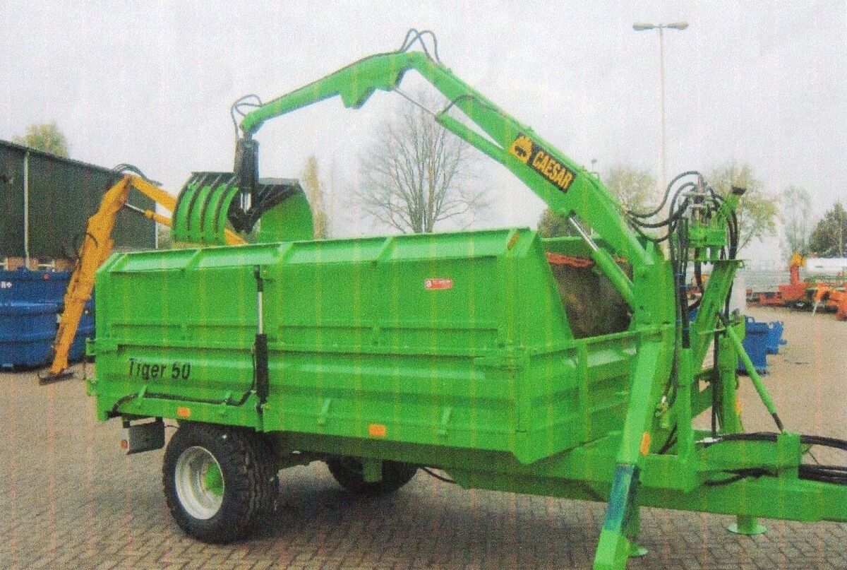 Kipper met opbouwkraan 2