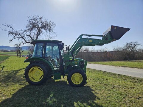 John Deere 5050 E Frontlader 2