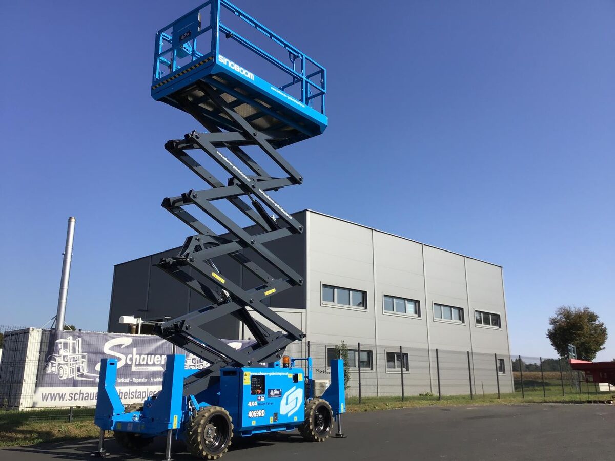Sinoboom Scissor lift 4069RD 4WD 1