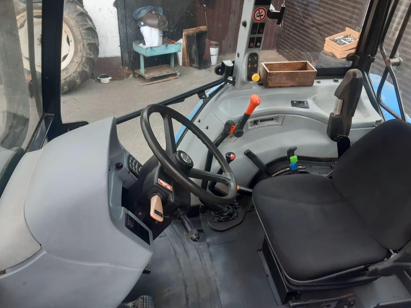 New Holland TRAKTOR  new holland 100 ps 3