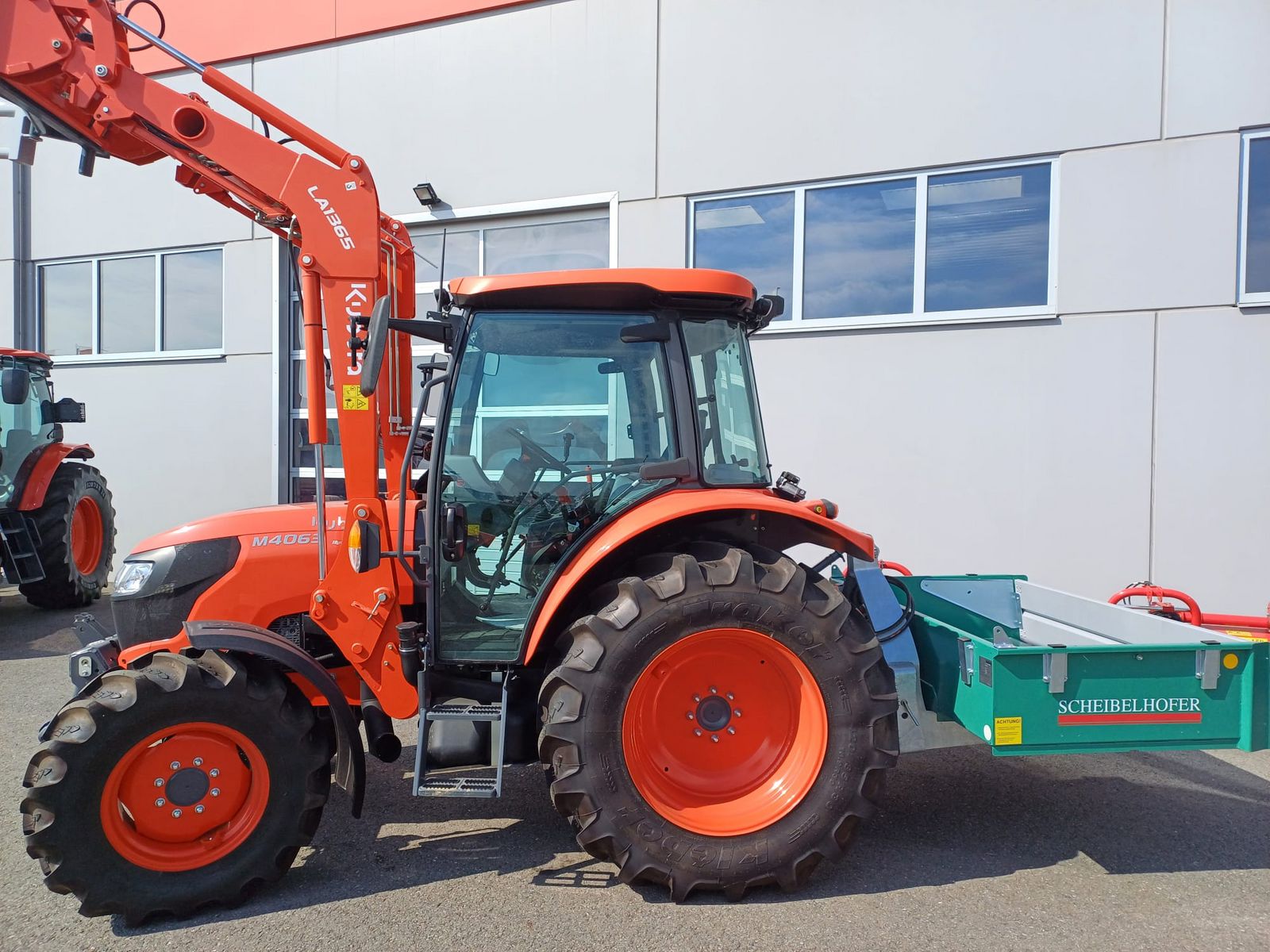 Kubota M4-063 2