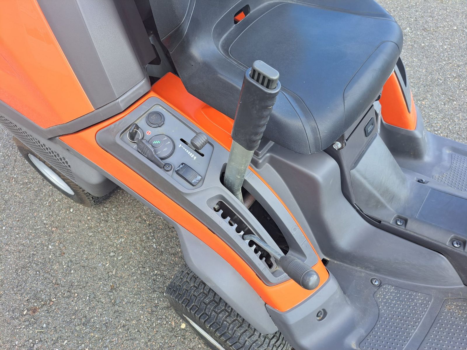 Husqvarna RC 320 TS AWD in gutem Zustand 3