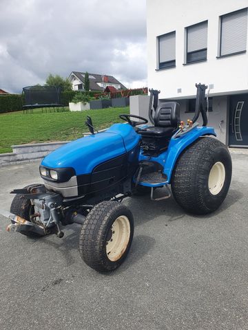 New Holland TC27D
