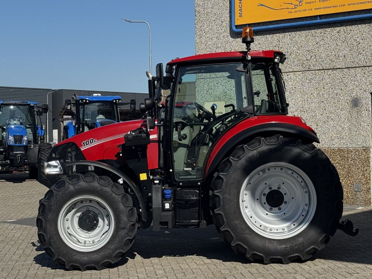 Case IH Farmall 100C 2