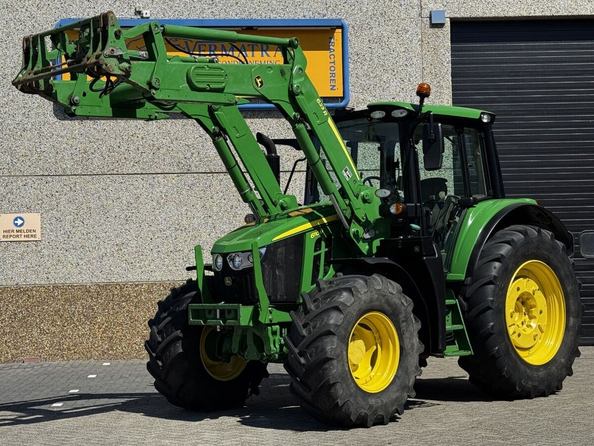 John Deere 6110M 1