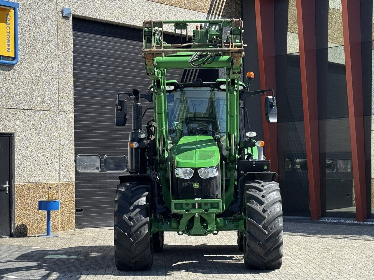 John Deere 6110M 2