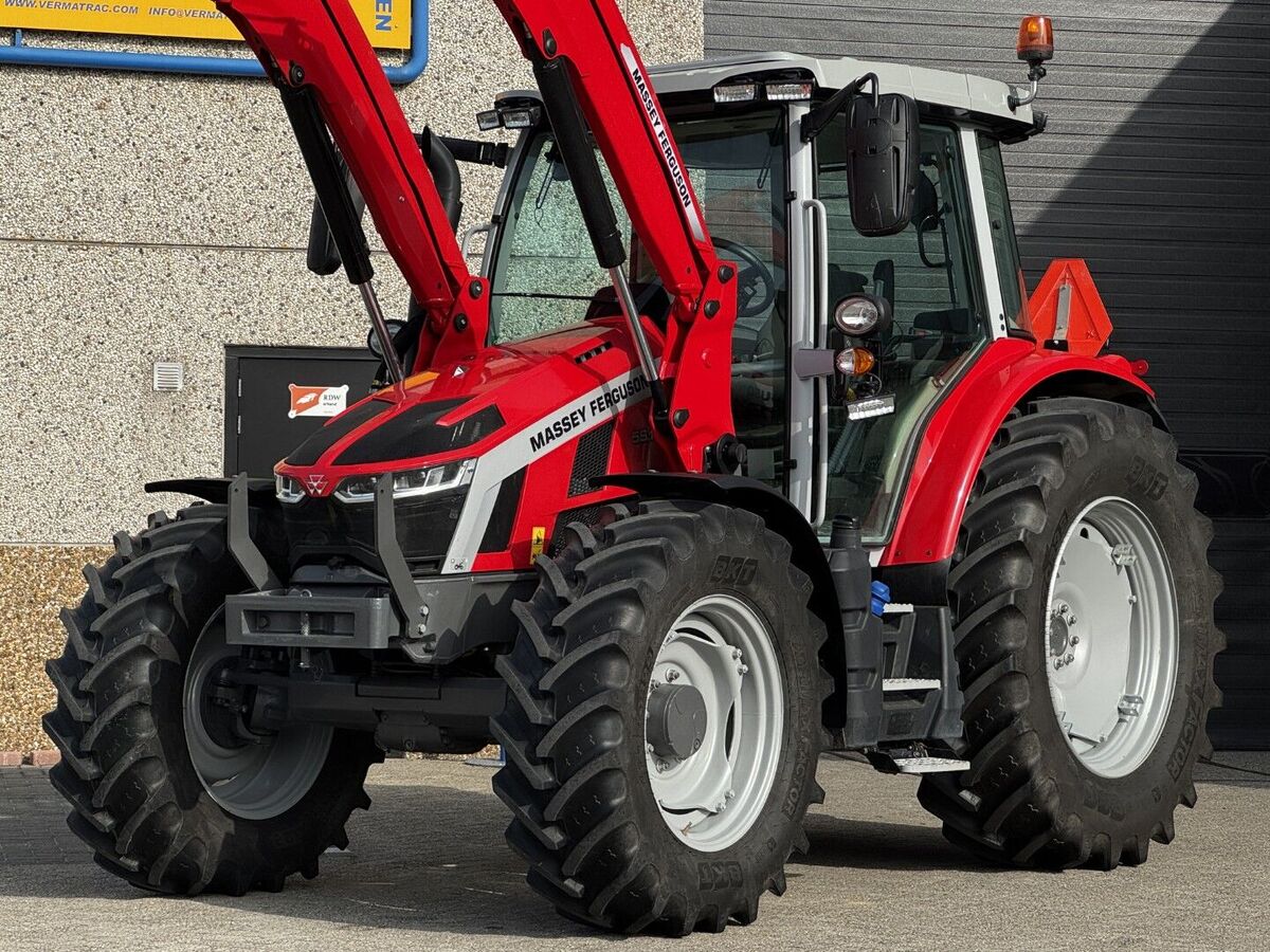 Massey Ferguson 5S145 Efficient 2