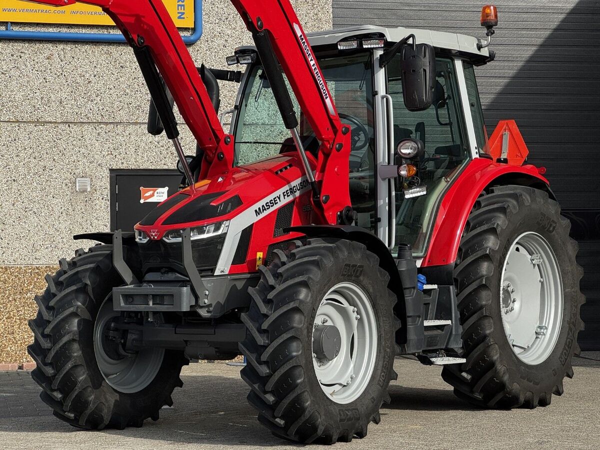 Massey Ferguson 5S145 Efficient 3