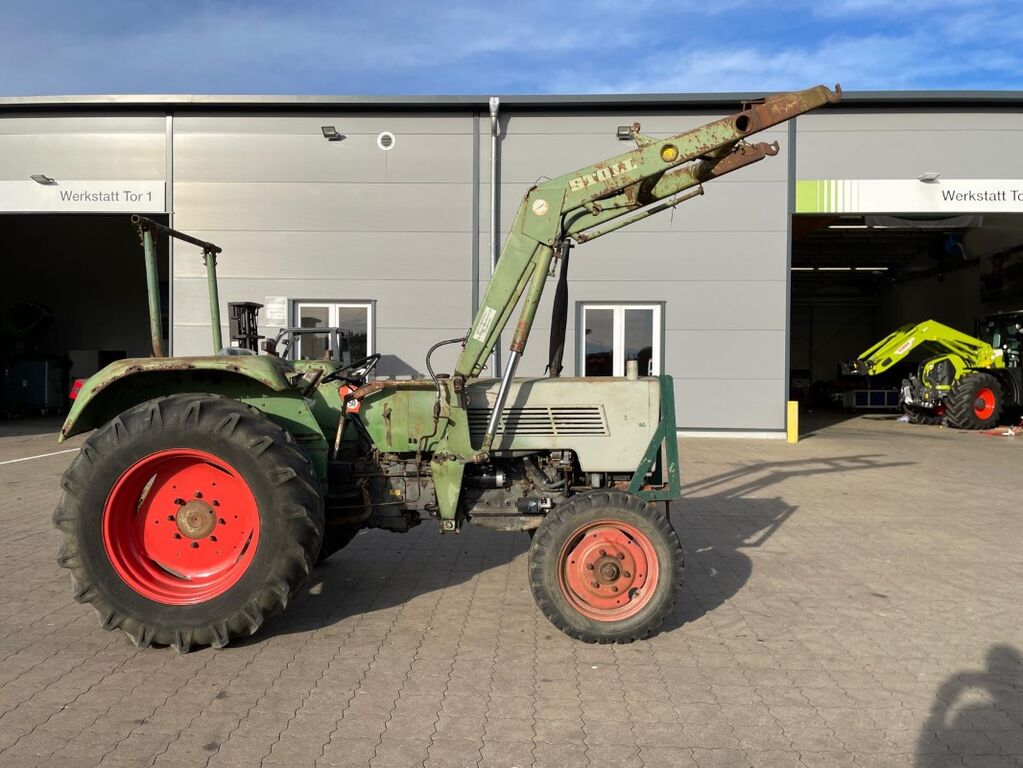 Fendt FARMER 106 S, STOLL Frontlader, Kupplung Anlasse 3