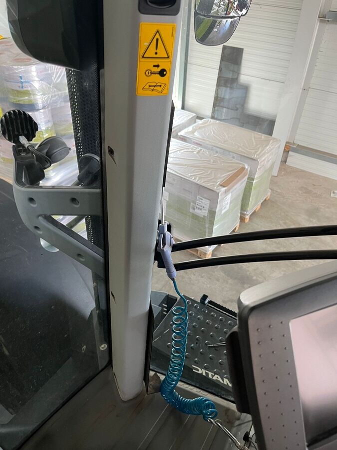 Claas AXION 870 CMATIC CEBIS, FKH + FZW 3