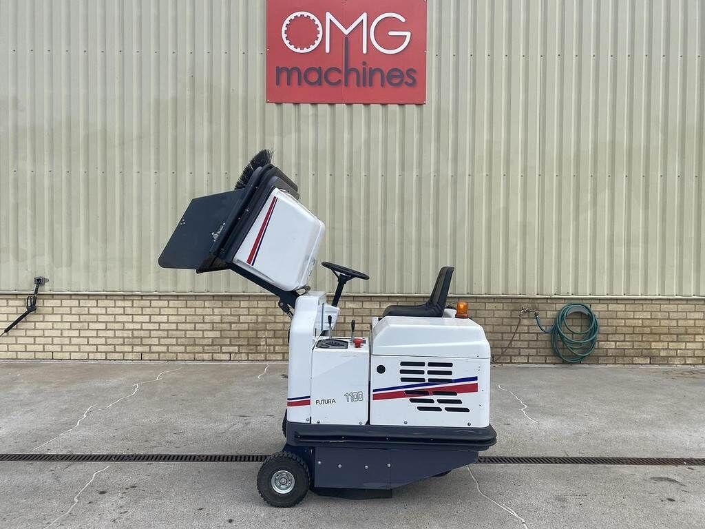 Dulevo 1100 EH, Veegmachine, Hoogkieper 2