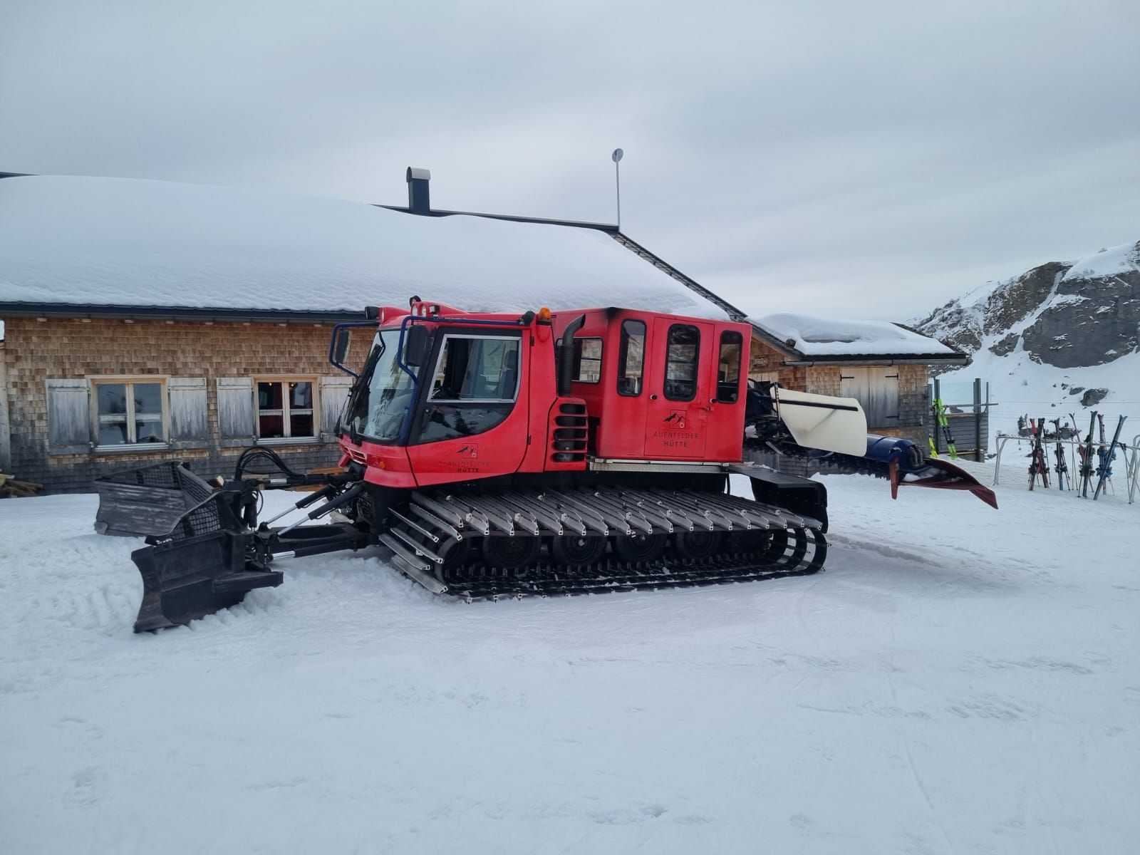 Kässbohrer PistenBully 300 Polar 2
