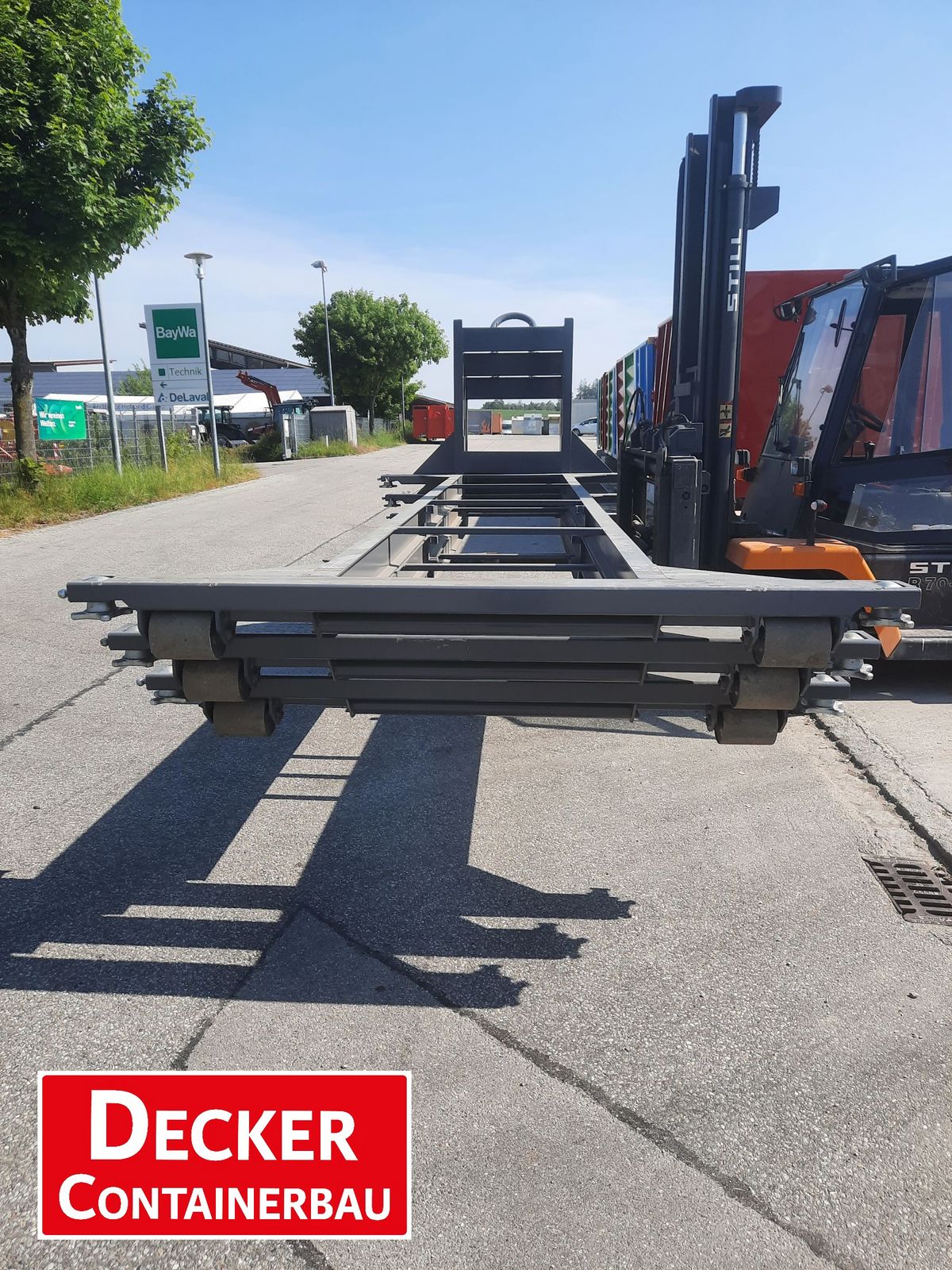 Decker Containerrahmen mit 4x Twistlock 2