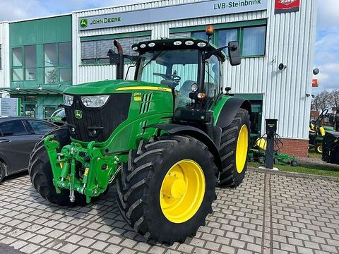 John Deere 6215R 1