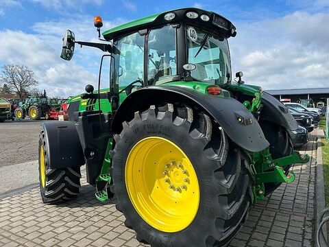 John Deere 6215R 2