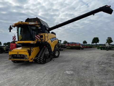 <strong>New Holland CR9080 R</strong><br />